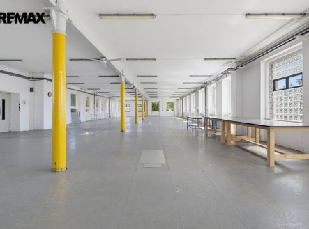 Prodej výrobní prostory, 2 350 m²