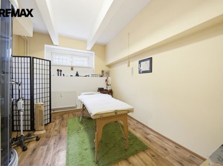 Pronájem obchodní prostory, 142 m²