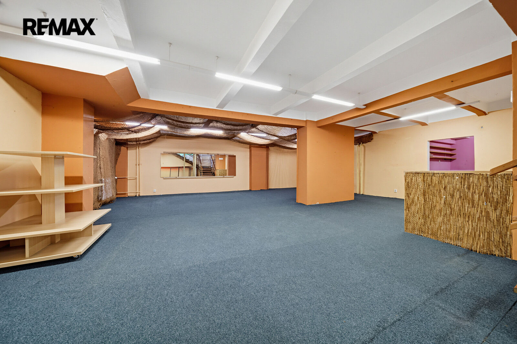 516a8255-removed.jpg