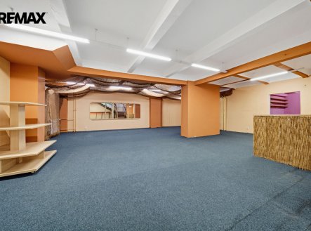 Pronájem obchodní prostory, 142 m²