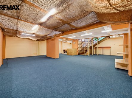 Pronájem obchodní prostory, 142 m²