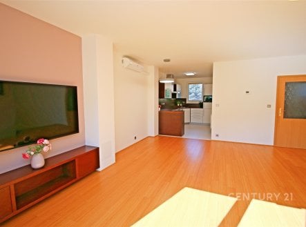 . | Pronájem - dům/vila, 143 m²