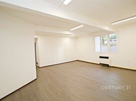 Pronájem kanceláře, 146 m²