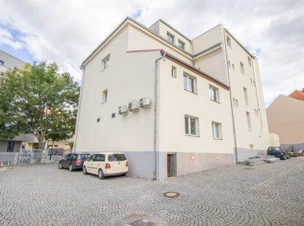 Pronájem kanceláře, 63 m²