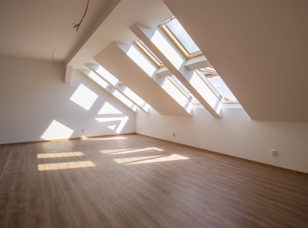 Pronájem bytu, garsoniéra, 63 m²