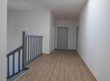 Pronájem bytu, garsoniéra, 63 m²