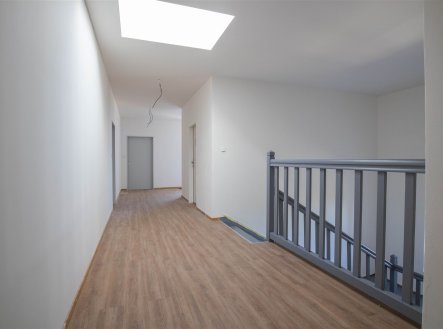 Pronájem bytu, garsoniéra, 63 m²