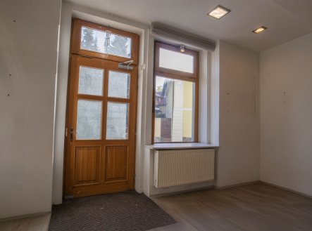 Pronájem obchodní prostory, 61 m²