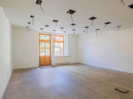 Pronájem obchodní prostory, 61 m²