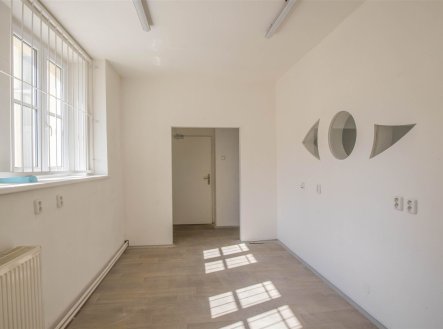 Pronájem obchodní prostory, 61 m²