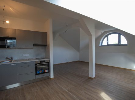 Pronájem bytu, garsoniéra, 63 m²