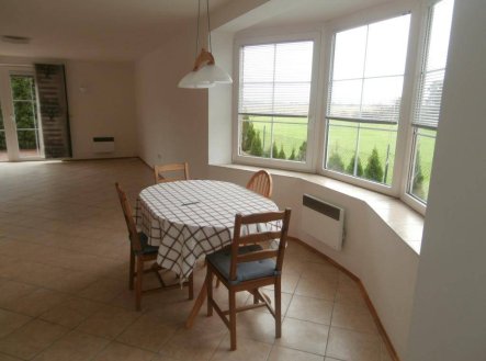 Pronájem domu/vily, 250 m²