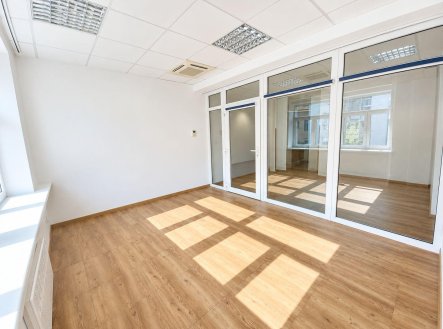 Pronájem kanceláře, 145 m²