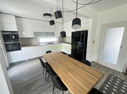 Pronájem domu/vily, 151 m²