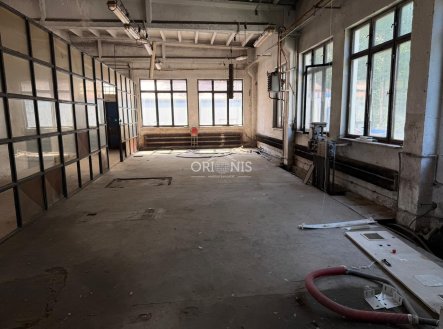Pronájem skladu, 450 m²