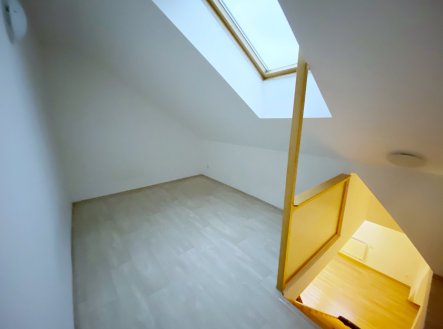 Pronájem bytu, 2+kk, 42 m²