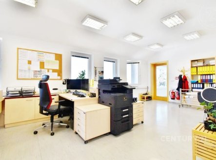 Pronájem kanceláře, 120 m²
