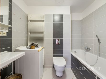 . | Pronájem bytu, 2+kk, 47 m²
