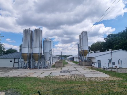 Prodej komerčního objektu, sklad, 15 000 m²