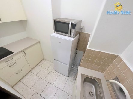 Pronájem bytu, 1+kk, 28 m²