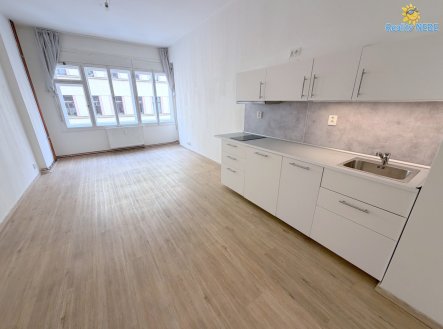 Pronájem bytu, 1+kk, 32 m²