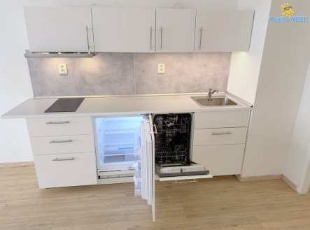 Pronájem bytu, 1+kk, 32 m²