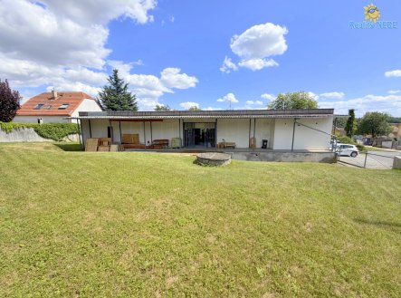 Pronájem komerčního objektu, administrativní budova, 368 m²