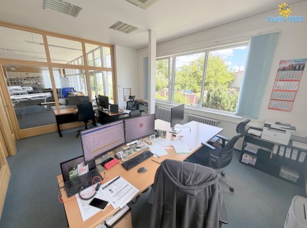 Pronájem komerčního objektu, administrativní budova, 368 m²