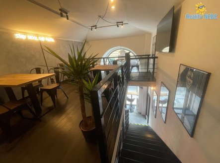 Pronájem obchodní prostory, 90 m²