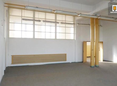 Pronájem skladu, 210 m²