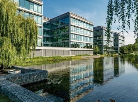 Pronájem kanceláře, 2 094 m²