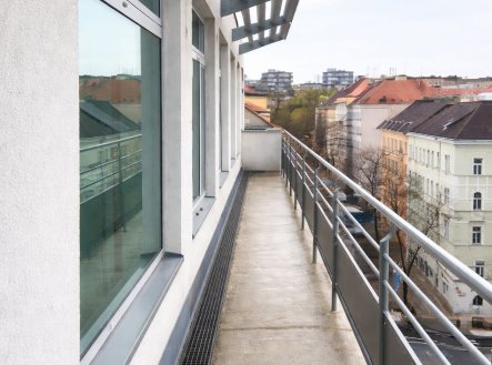 Pronájem kanceláře, 350 m²