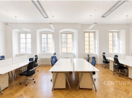 Pronájem kanceláře, 500 m²