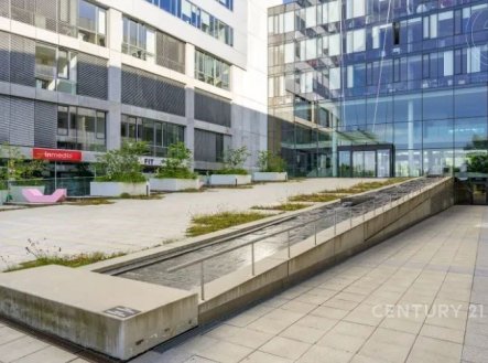 Pronájem kanceláře, 1 302 m²