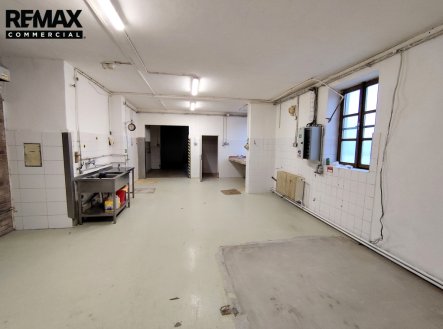 Pronájem obchodní prostory, 159 m²