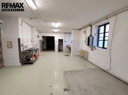 Pronájem obchodní prostory, 159 m²