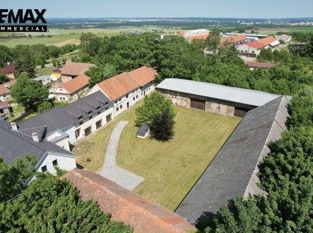 Prodej jiné komerční nemovitosti, 2 400 m²