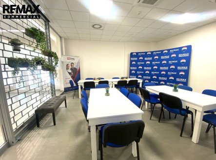 Pronájem obchodní prostory, 55 m²