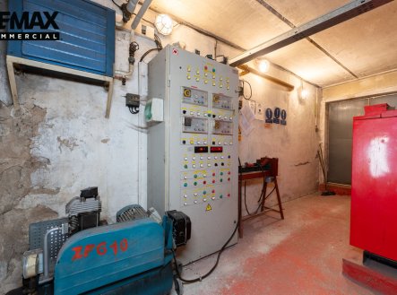 Prodej výrobní prostory, 1 277 m²