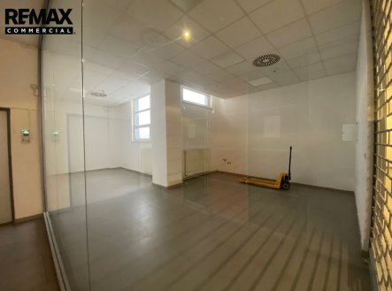 Pronájem obchodní prostory, 37 m²