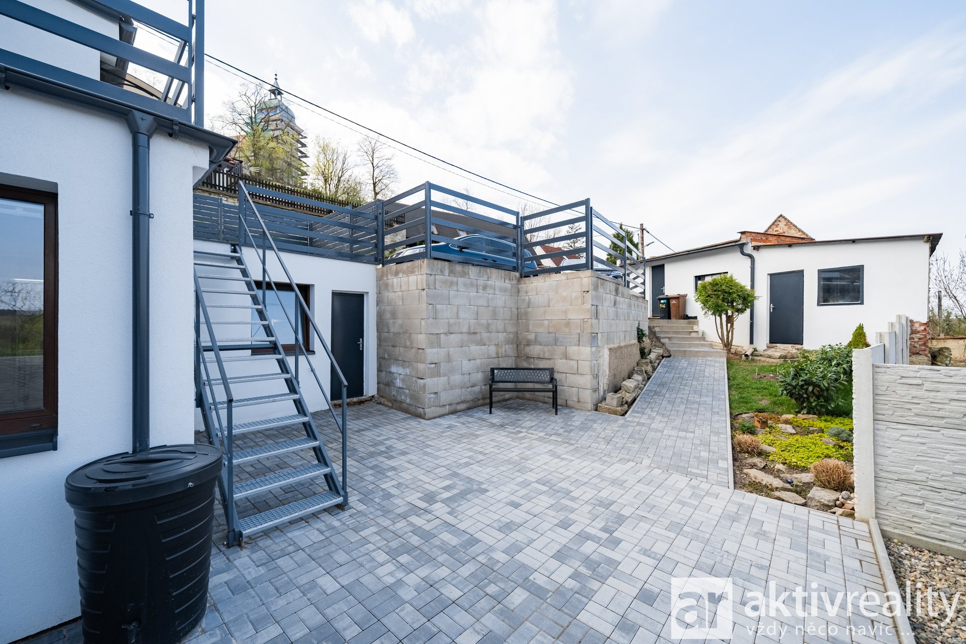 7IV02136