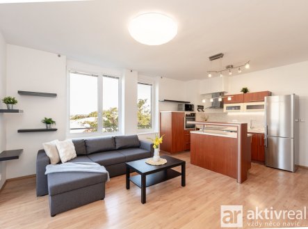 Pronájem bytu, 3+kk, 70 m²