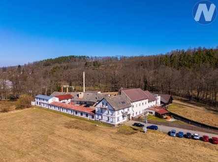 Pronájem skladu, 1 000 m²