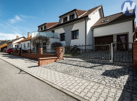 Prodej domu/vily, 304 m²