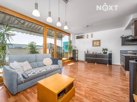 Pronájem bytu, 2+kk, 72 m²
