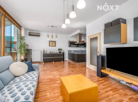 Pronájem bytu, 2+kk, 72 m²