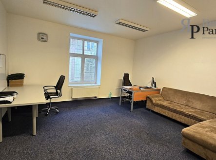 Pronájem kanceláře, 87 m²
