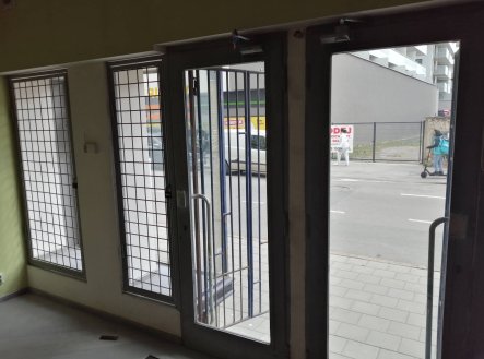 Pronájem obchodní prostory, 42 m²