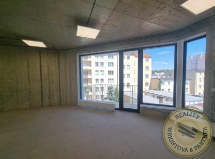 Pronájem kanceláře, 316 m²