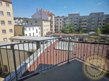 Pronájem kanceláře, 316 m²